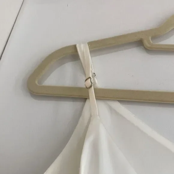 White Feather trim top - Picture 4 of 4